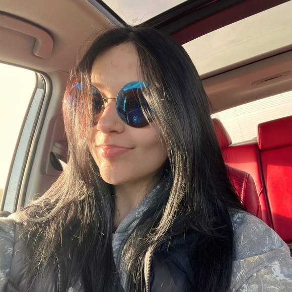 Meet your Posher, Alexa - Picture 1 of 1